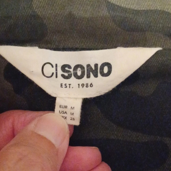 Camo military style jacket  womens size medium - Picture 3 of 5